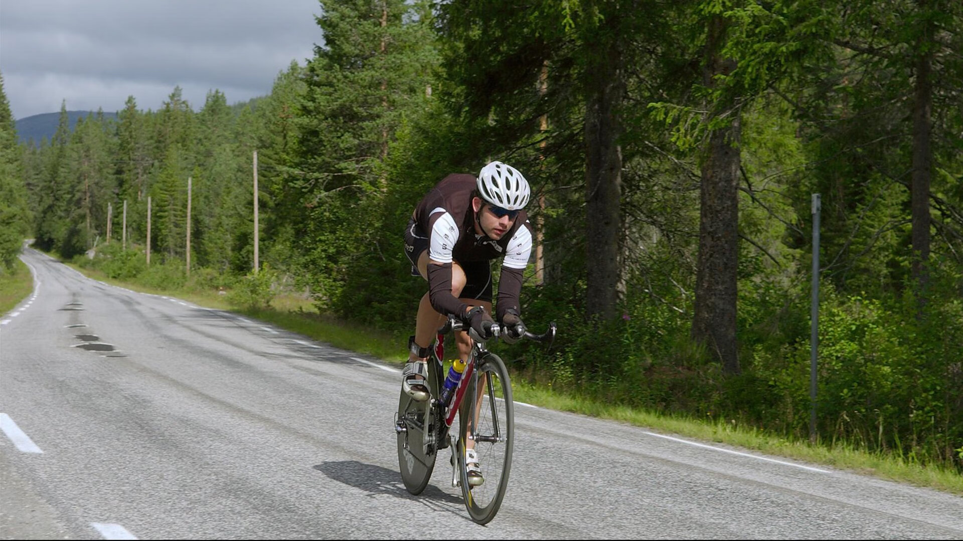国家队制定中长期发展规划设定阶段性目标指标，国家中长期发展规划纲要提出时间是
